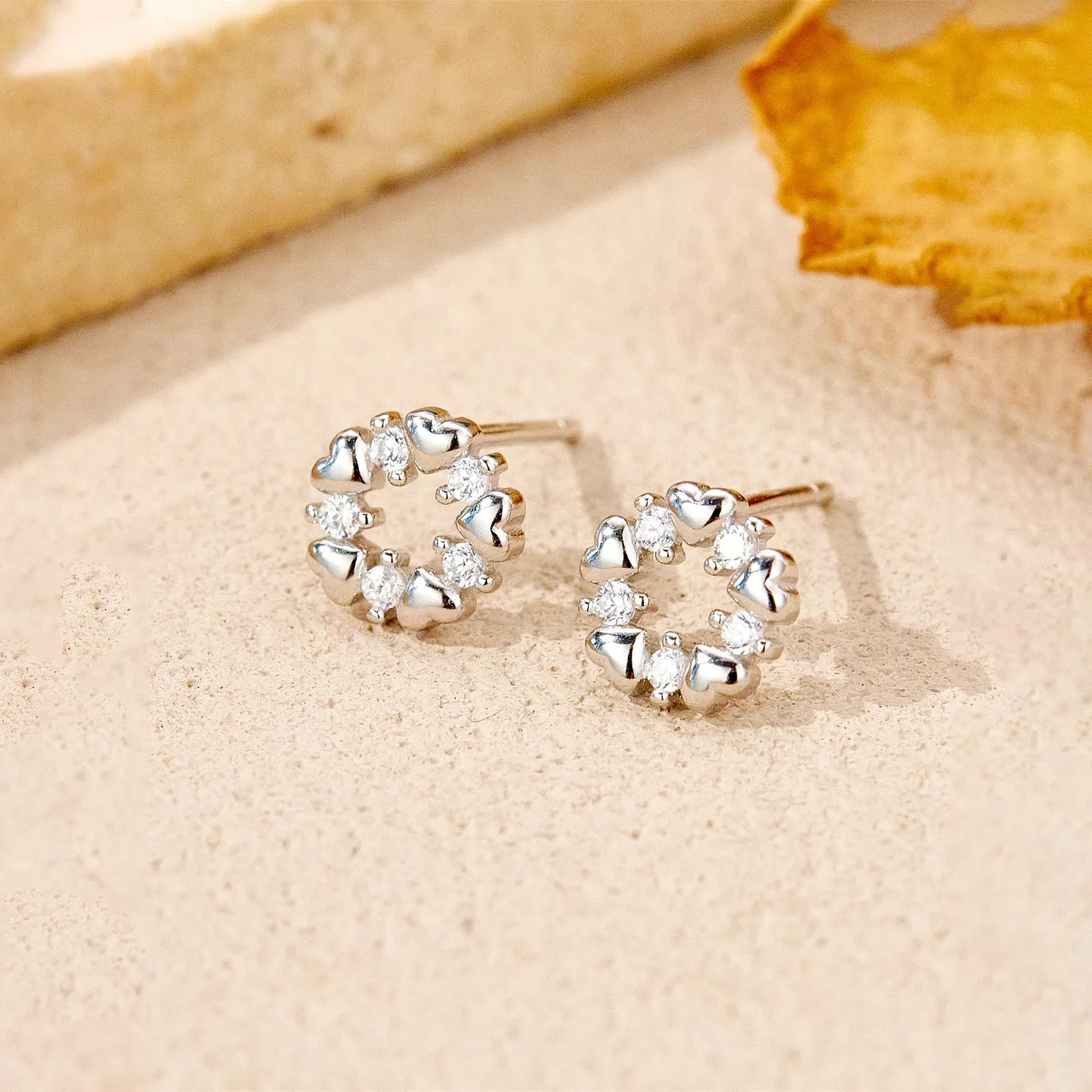 ANDYWEN 925 сребърни златисти сърцевидни обеци с CZ