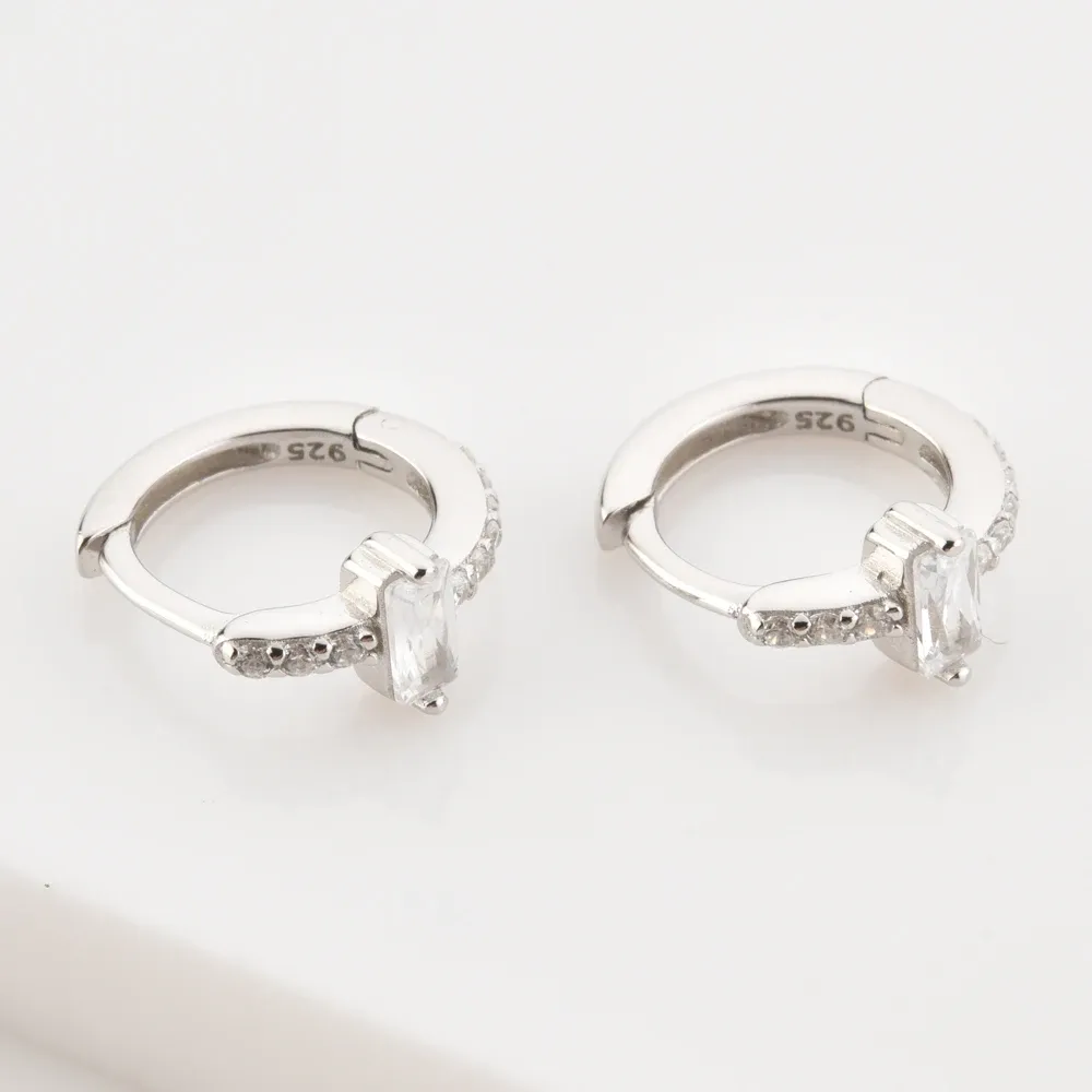 Фини златисти хъги обеци от 925 сребро с циркон