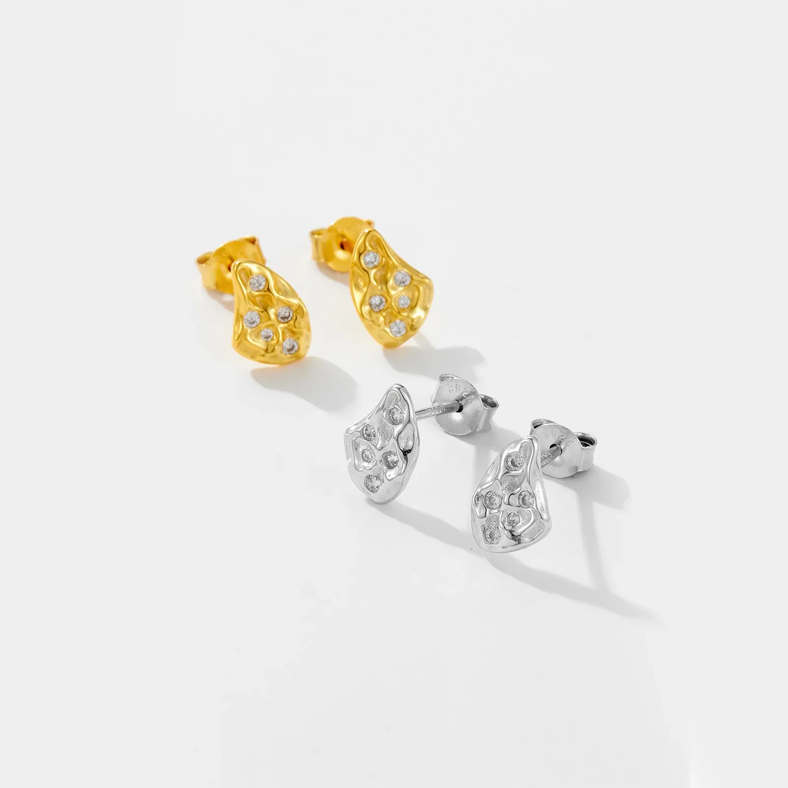 ANDYWEN 925 сребърни асиметрични обеци с винтов гръб и циркон