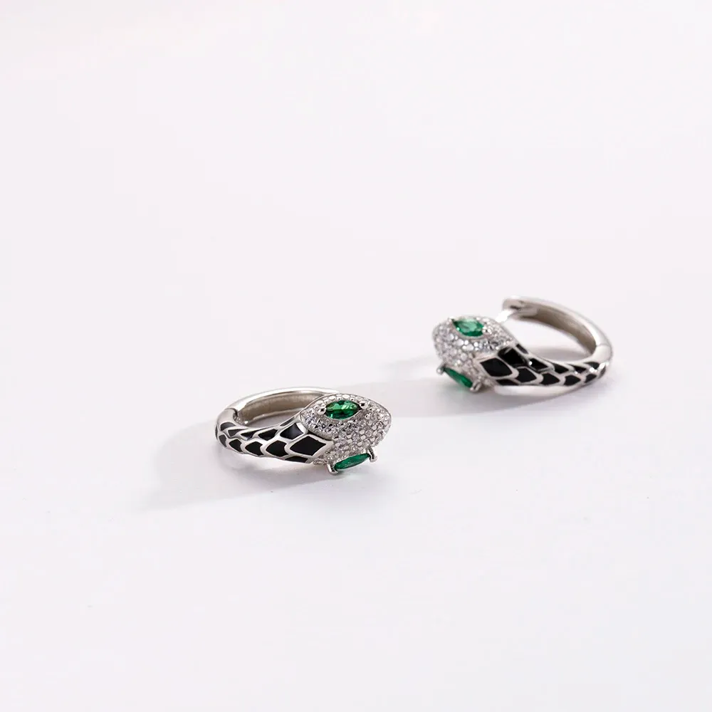 ANDYWEN 925 сребърни хъги обеци с черен змийски акцент и зелен циркон