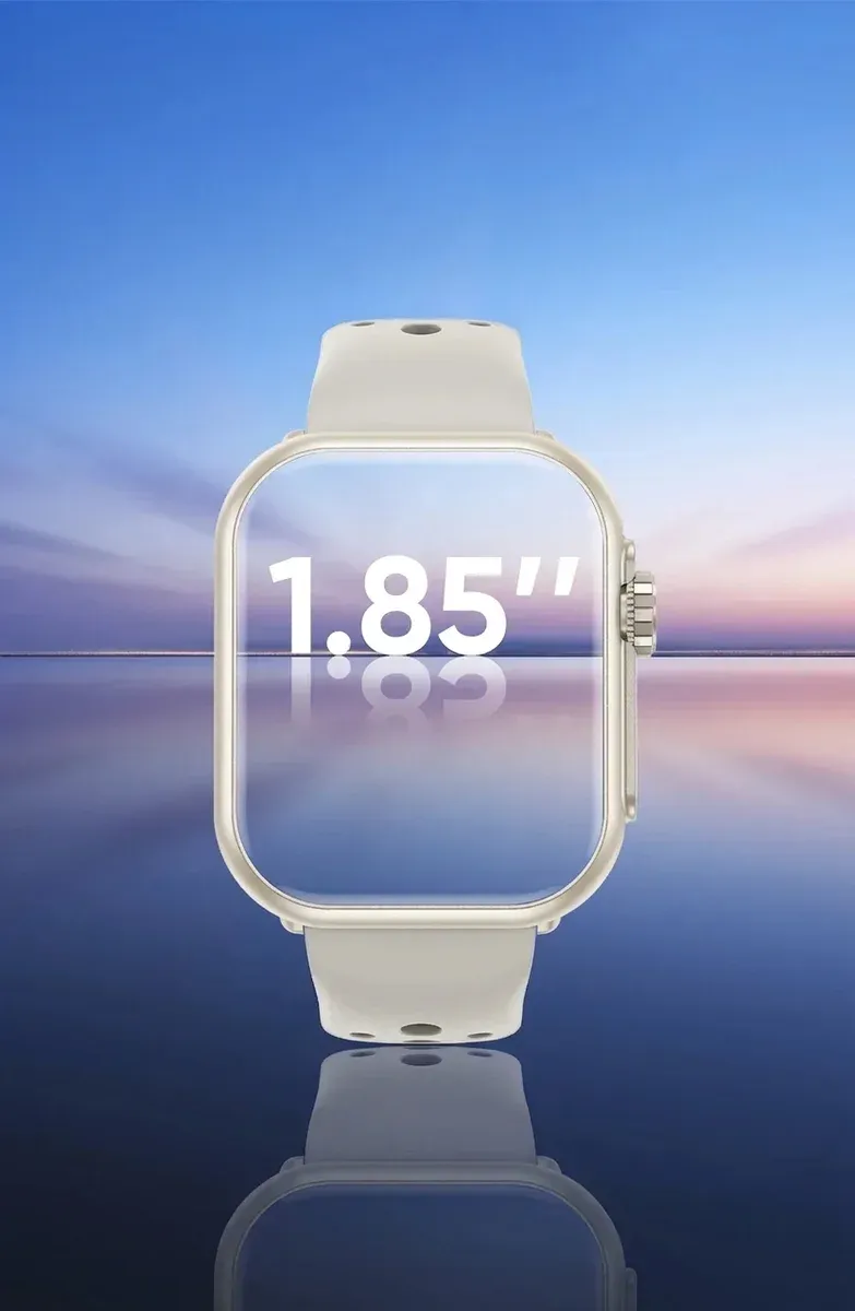 Сребрист смарт часовник с AMOLED дисплей