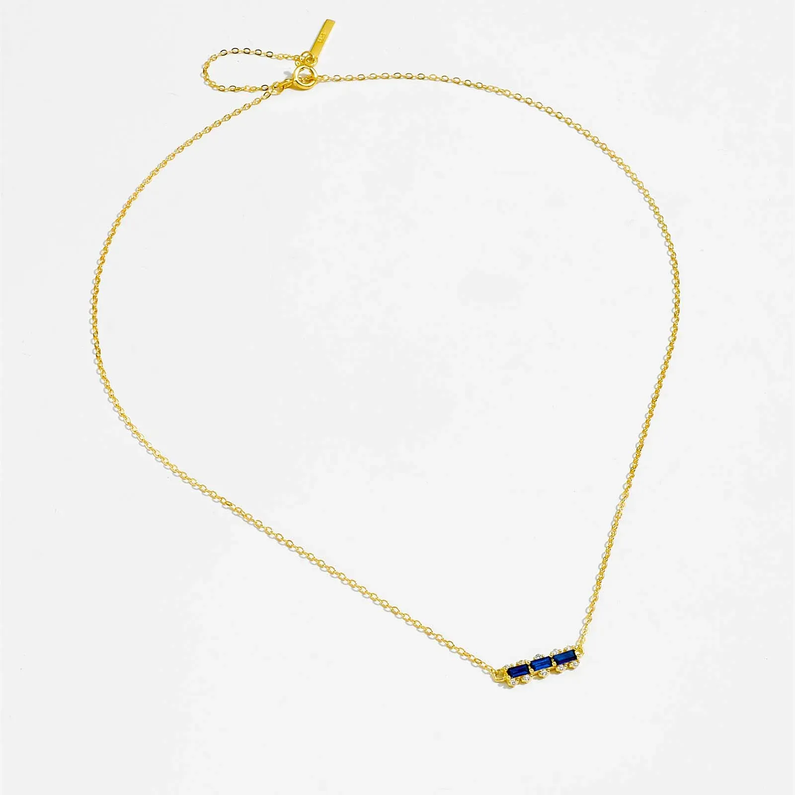 Позлатено сребърно чокър колие с hand-heart циркон