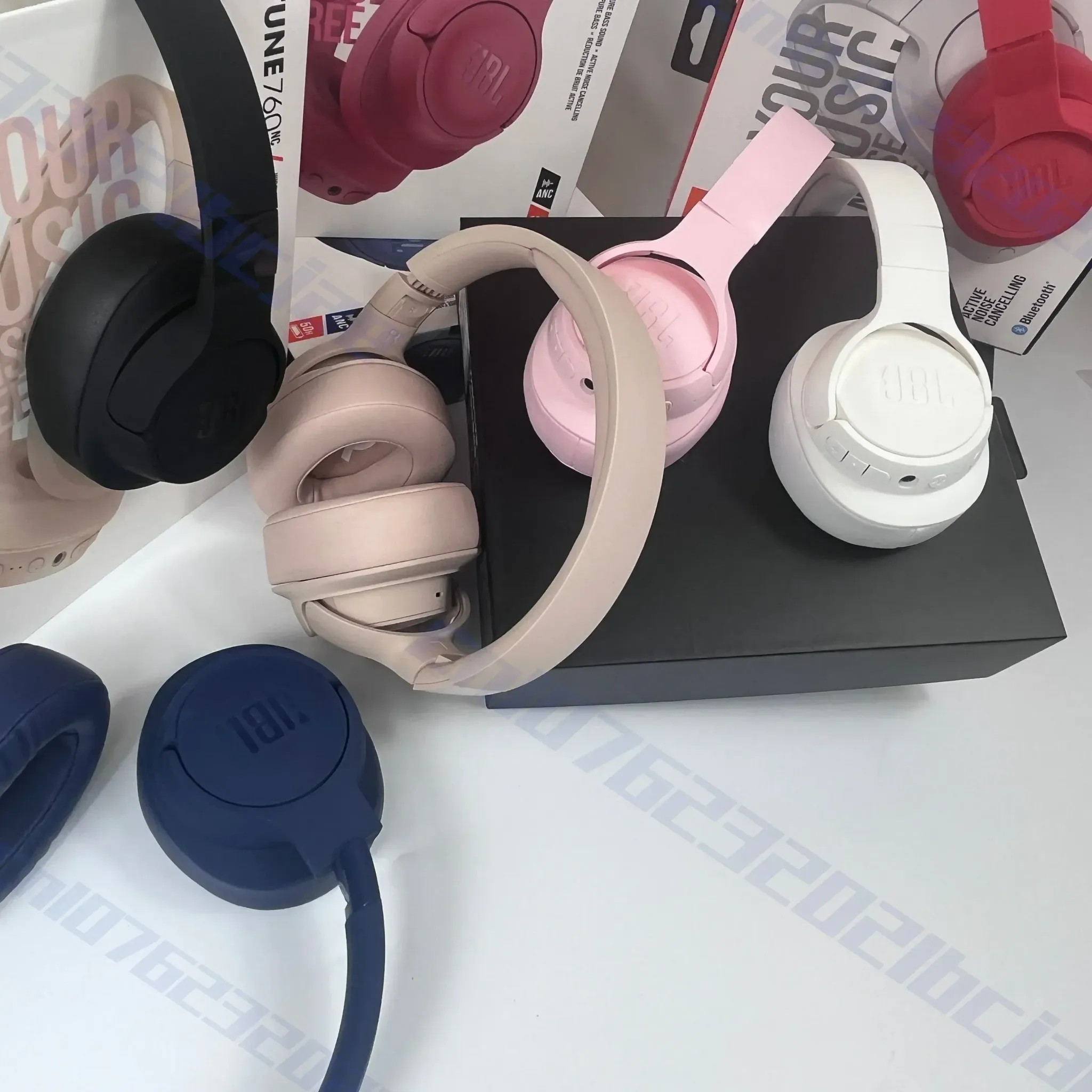 JBL Tune 760NC безжични over-ear слушалки с шумопотискане