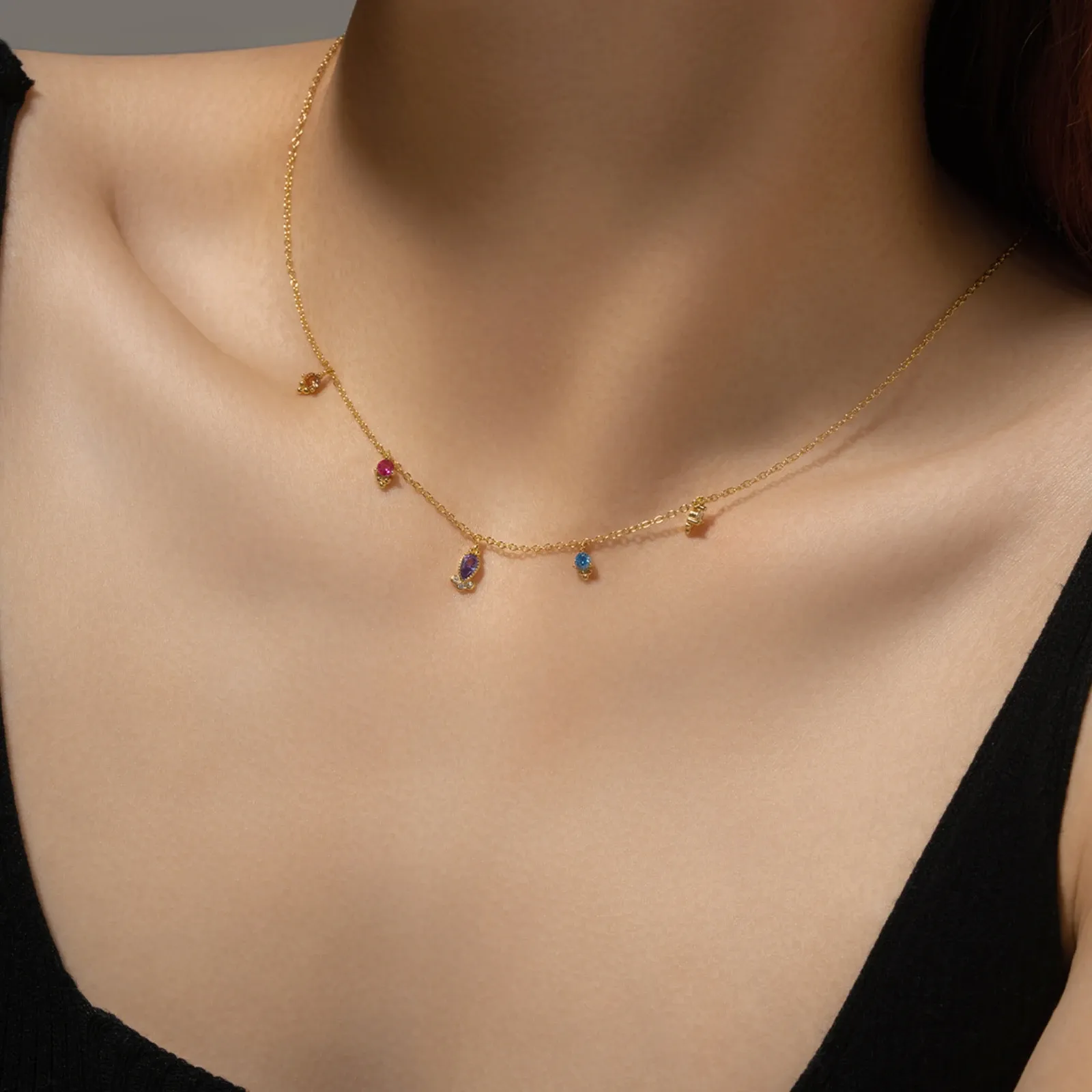 Фино сребърно чокър колие с овални елементи и цирконий ANDYWEN