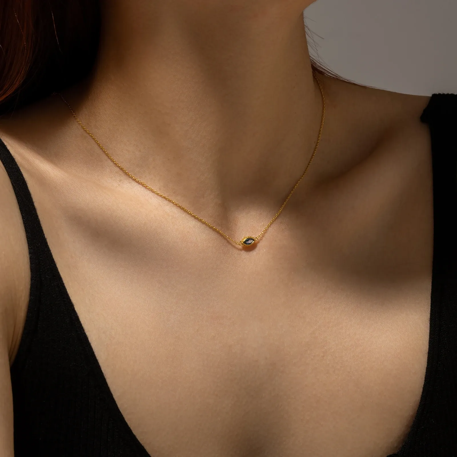 Сребърно колие с голям син „око“ и дълга верижка ANDYWEN