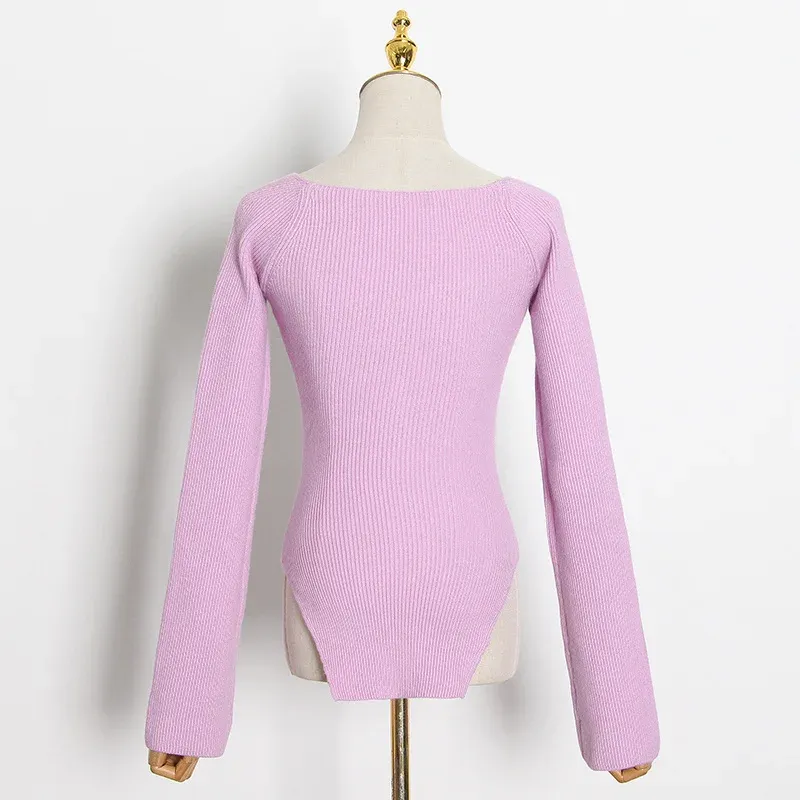 Дамски плетен пуловер с квадратно деколте и страничен разрез TWOTWINSTYLE