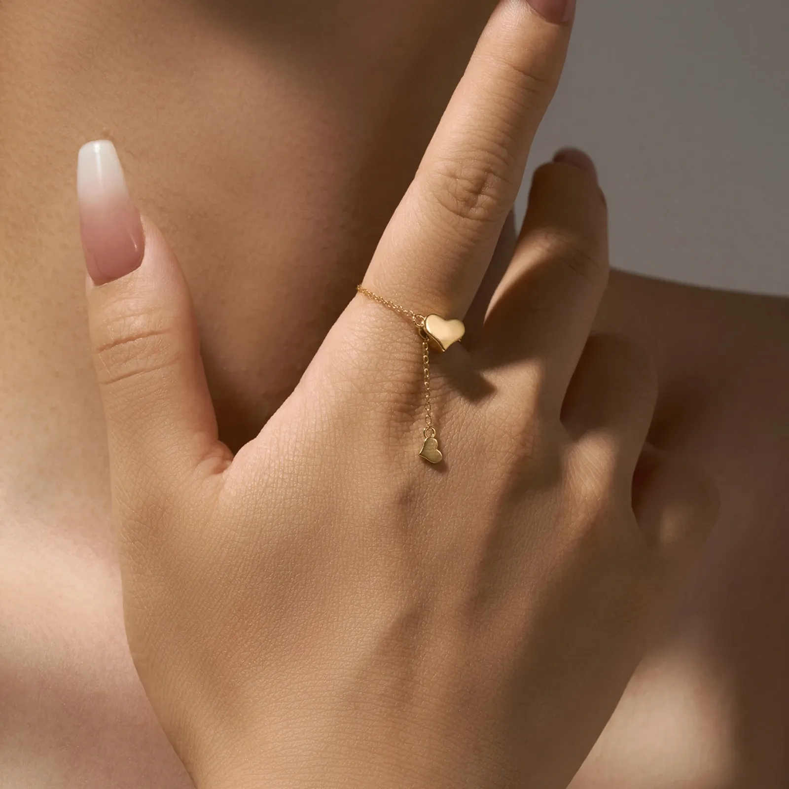 Регулируем сребърен пръстен със сърце и циркон ANDYWEN