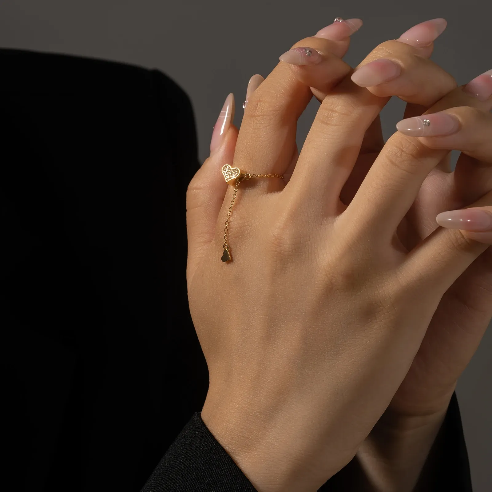 Регулируем сребърен пръстен с две сърца и циркон