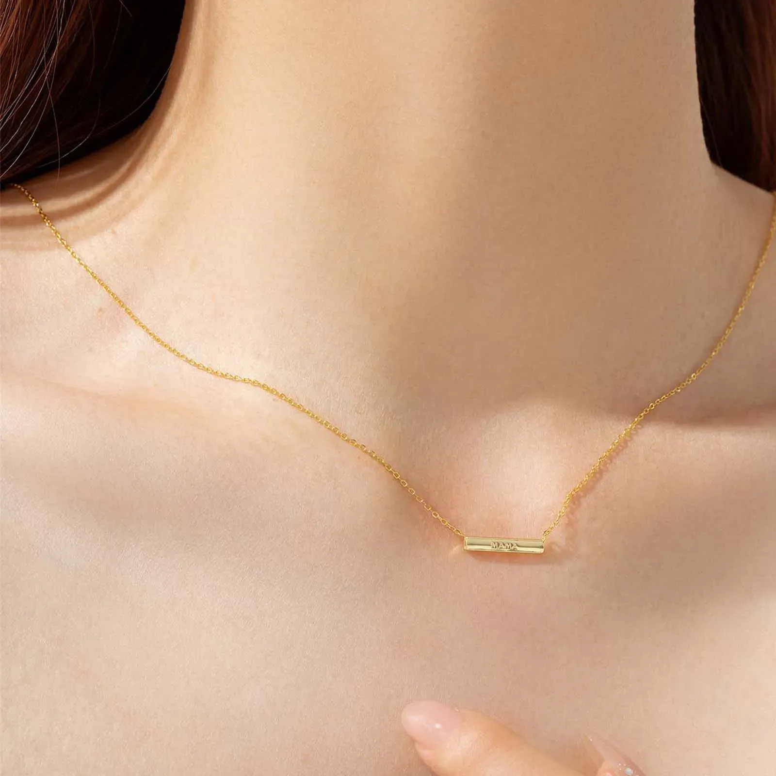 Сребърно персонализирано колие „Мама“ с правоъгълна висулка