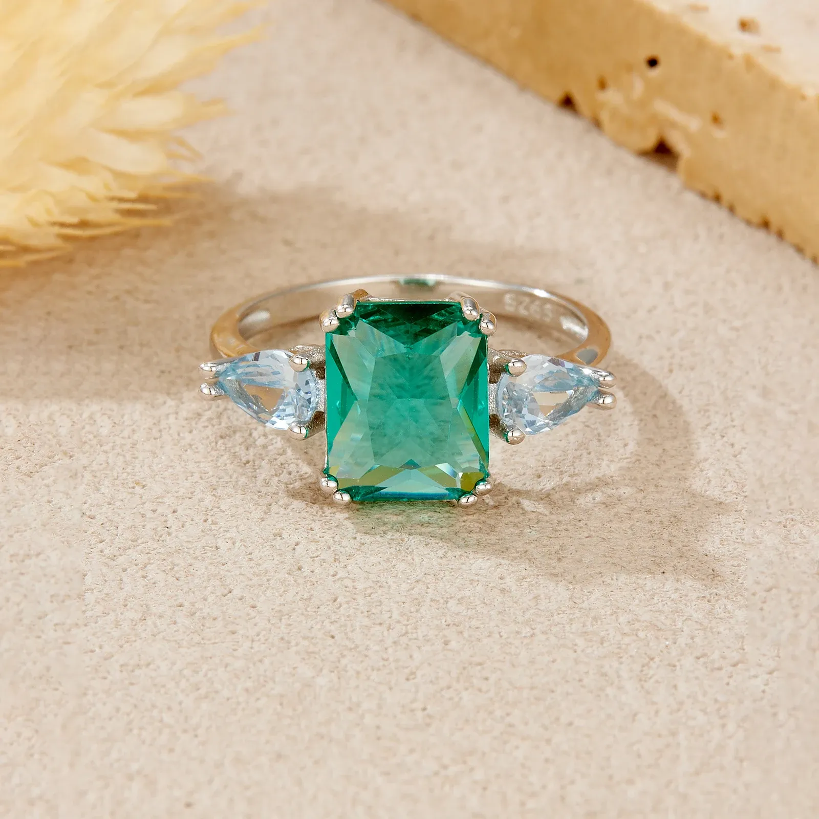 Елегантен геометричен пръстен от 925 сребро с циркон и сертификат