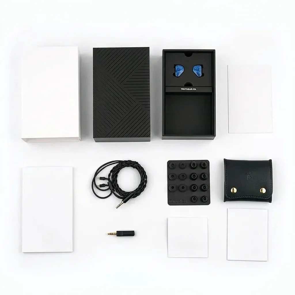 Сини слушалки Truthear с кабел