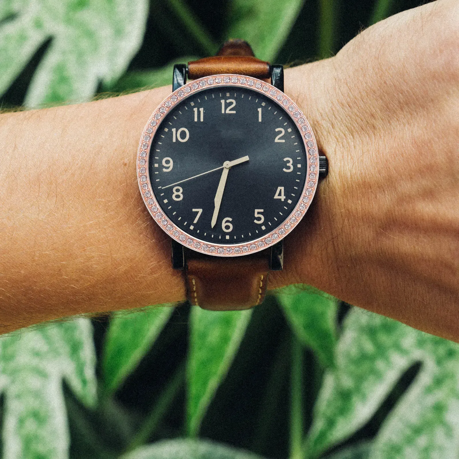 Розов безел пръстен с диамантен ефект за смарт часовник 42 мм