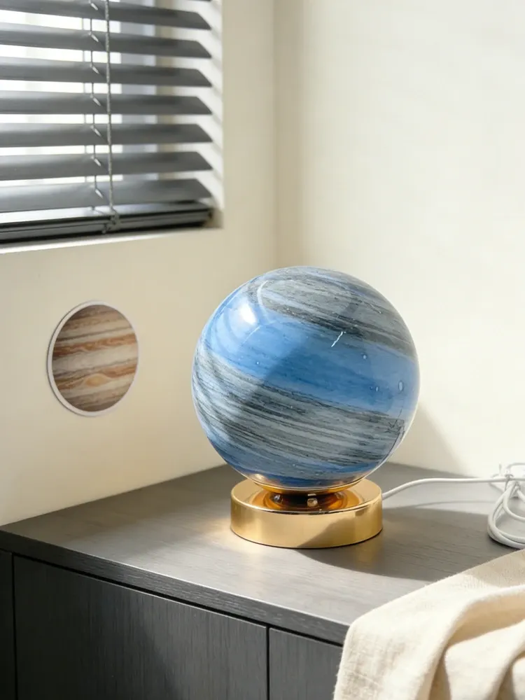 Лунна настолна лампа със звездно сияние