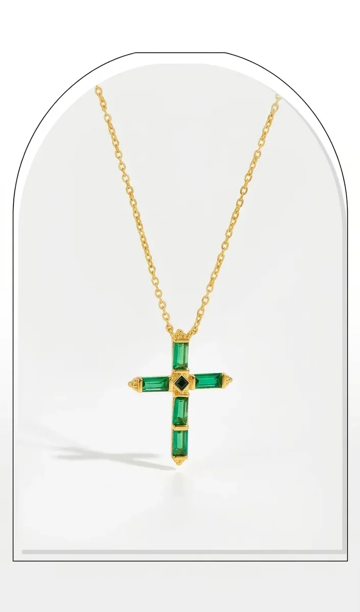 Фино сребърно колие с цветен кръст