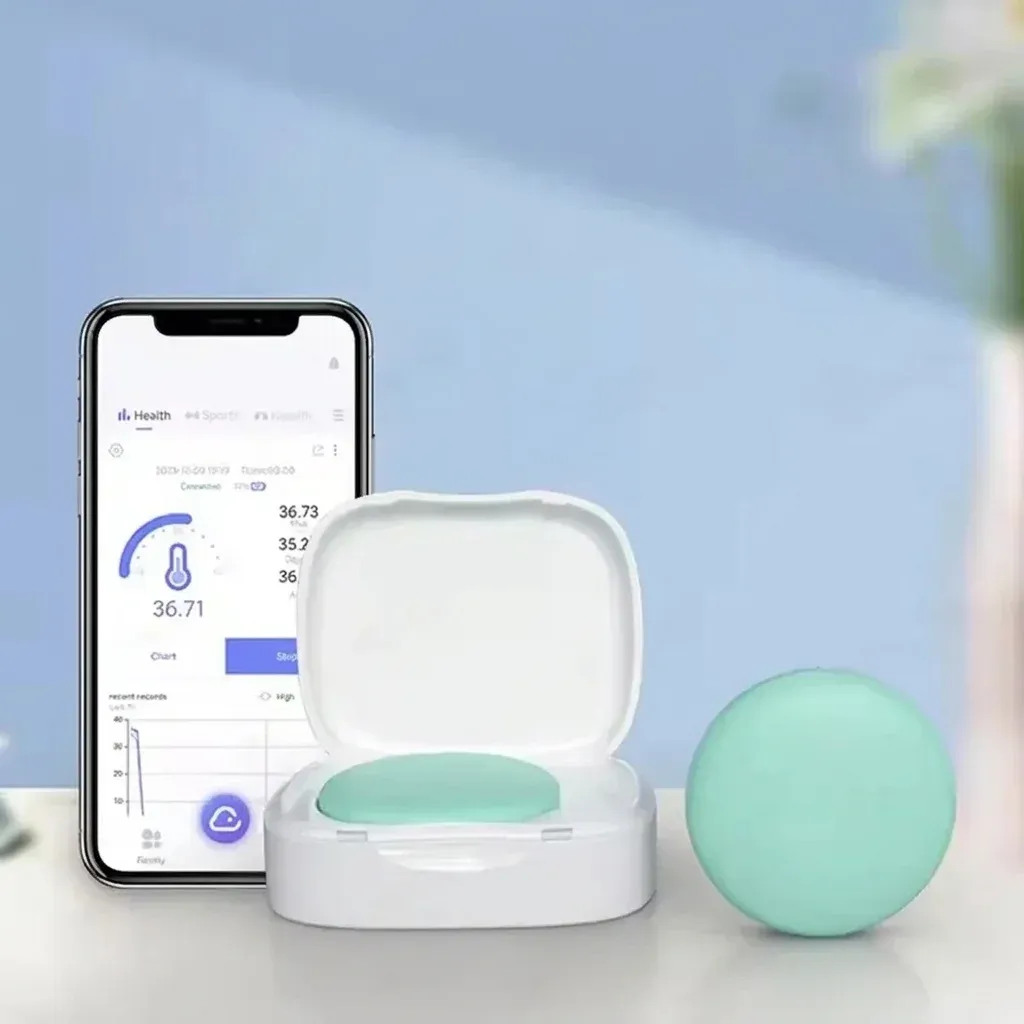 Термометър с кутия на бял фон