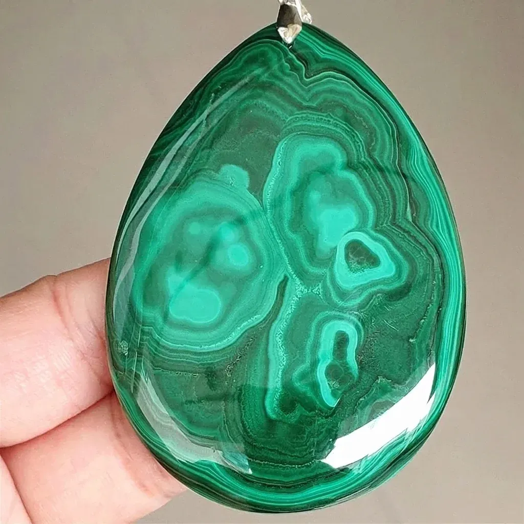 Малахит-хризокола медальон капка със сребърна халка