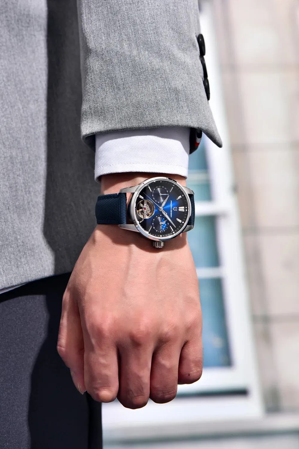 Механичен турбийон часовник PAGANI DESIGN с кожена каишка и сапфир