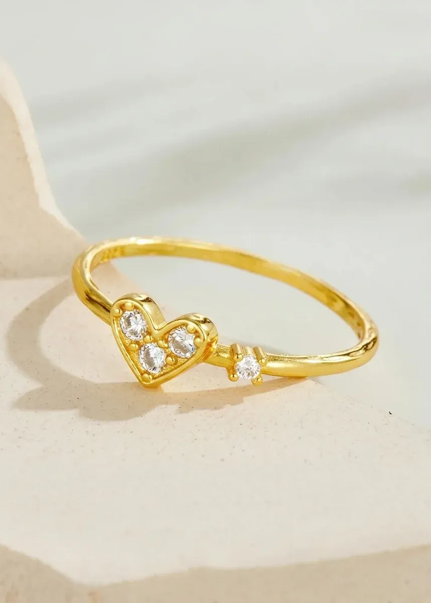 Златист пръстен сърце с циркони
