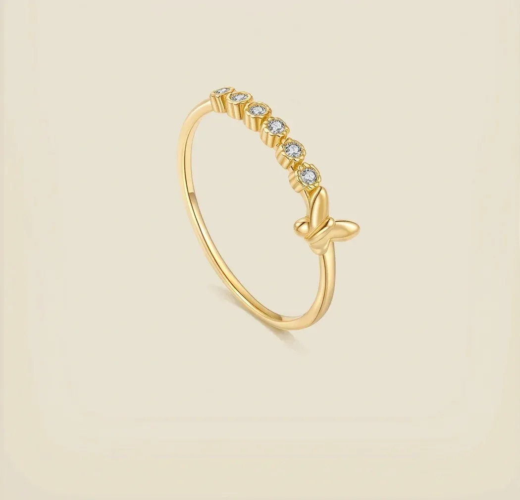 Златист пръстен с пеперуда и циркони