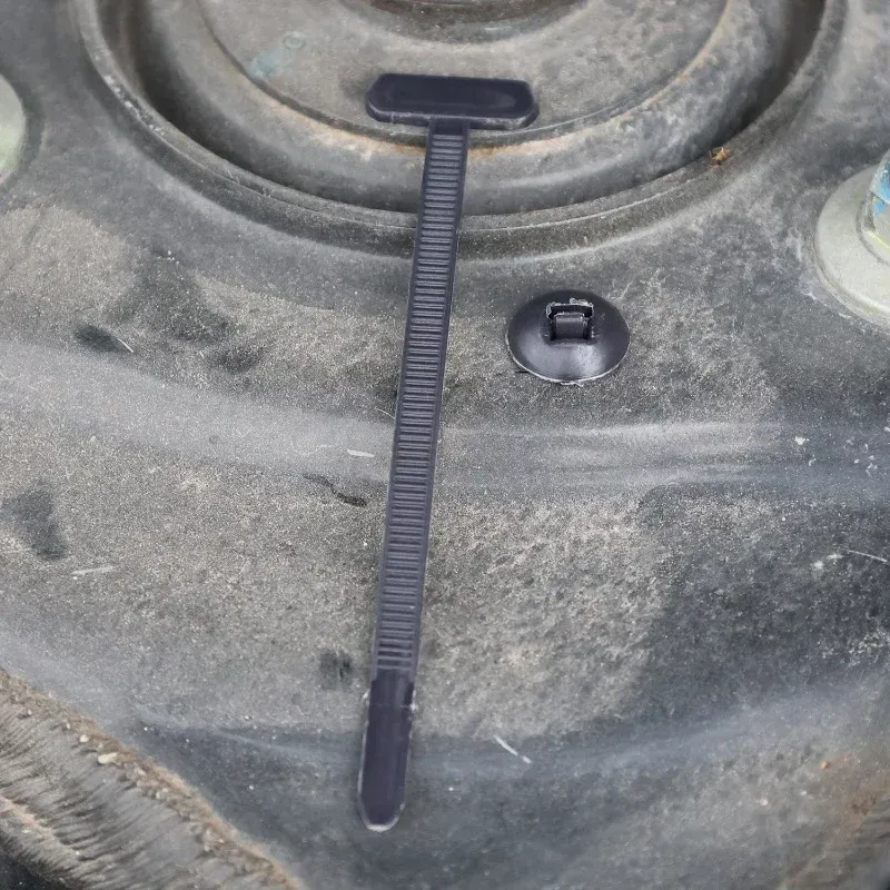 AP универсални самозаключващи се автомобилни щипки за кабели