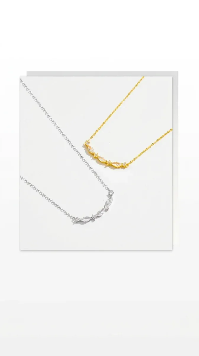 Фино златисто и сребристо колие с циркони