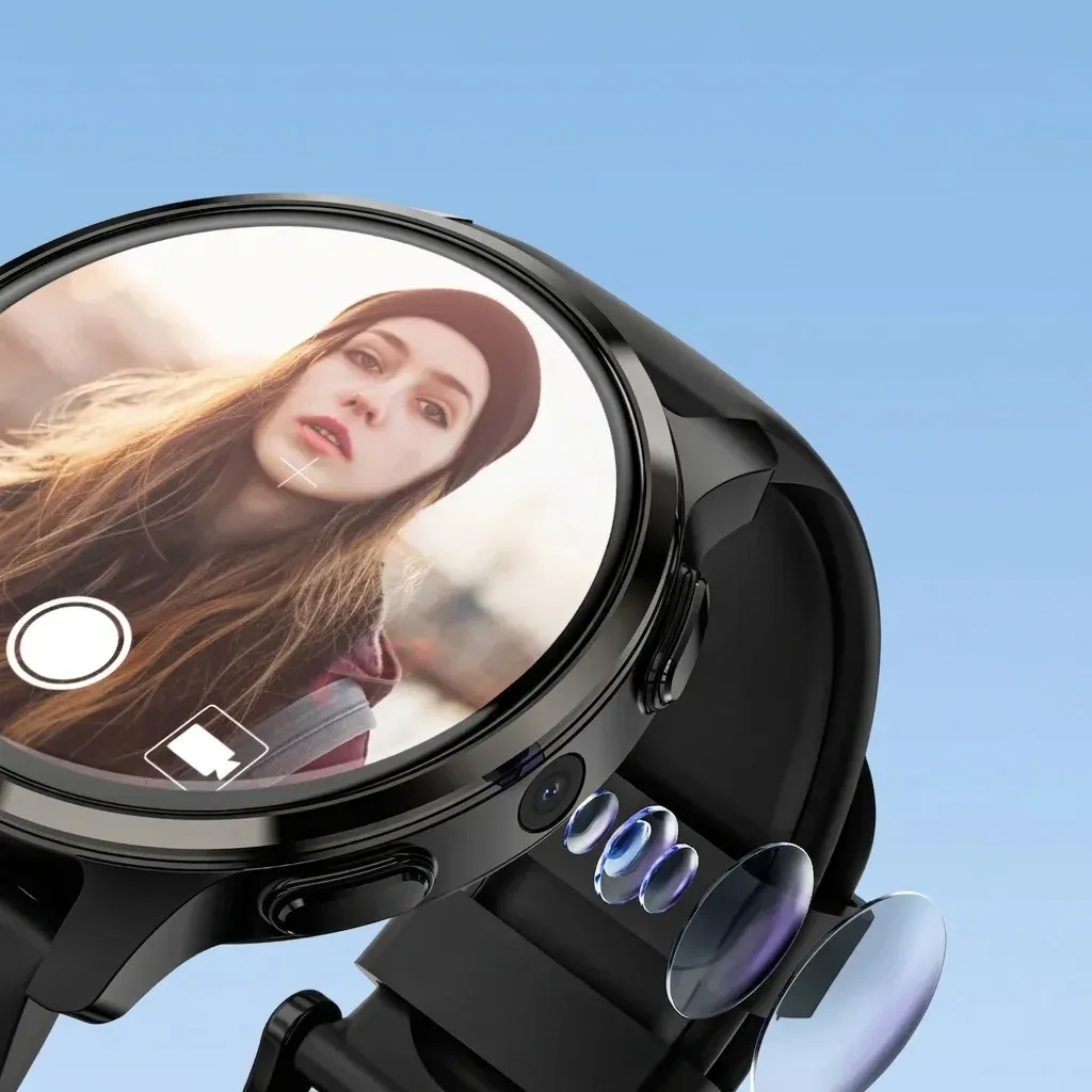 Черен смарт часовник с кръгъл дисплей